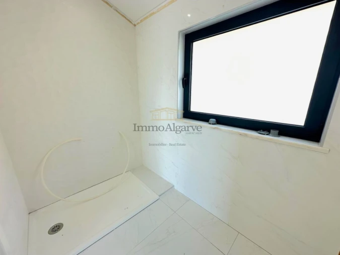Moradia T5 para Venda em Guia Foto 50