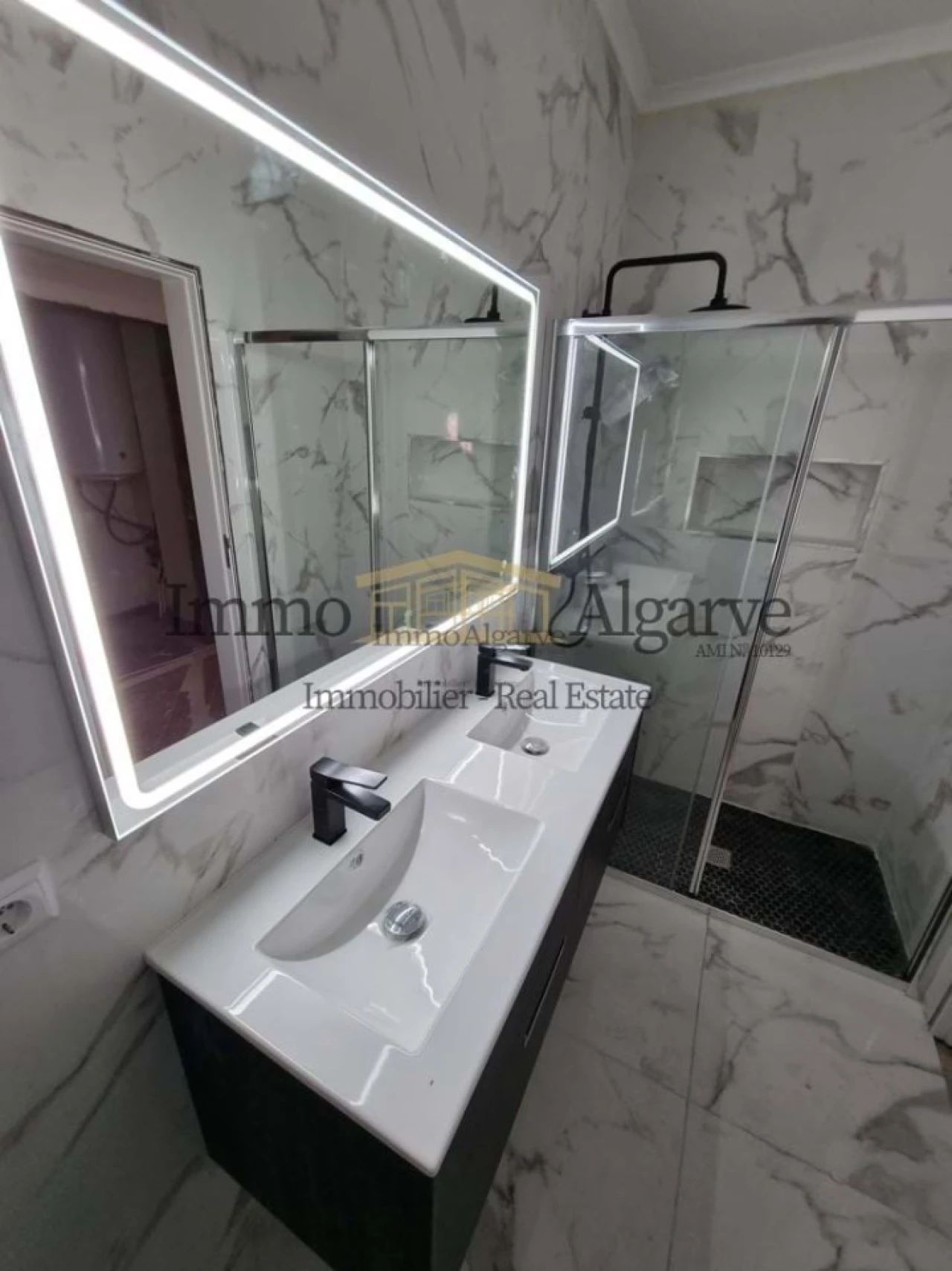 Apartamento T4 para Venda em Albufeira e Olhos de Água Foto 11