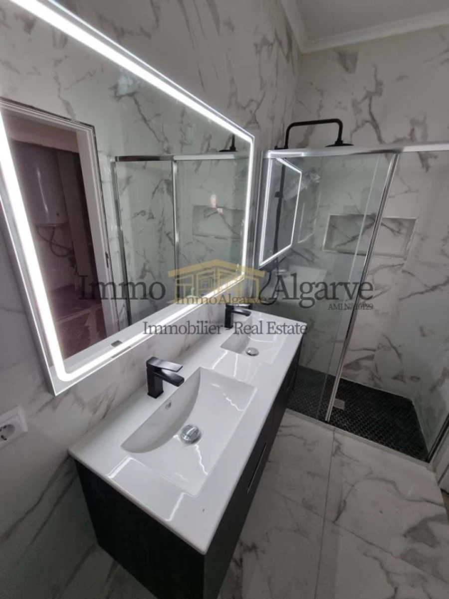 Apartamento T4 para Venda em Albufeira e Olhos de Água Foto 11