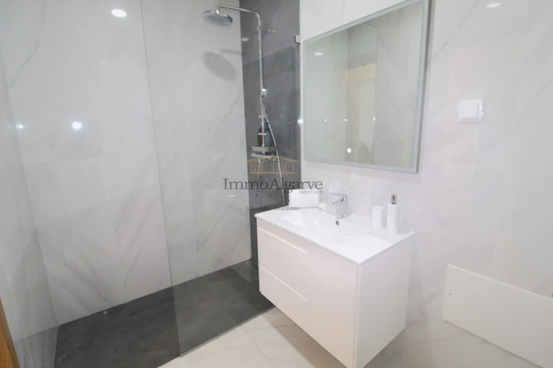 Apartamento T1 para Venda em Albufeira e Olhos de Água Foto 11