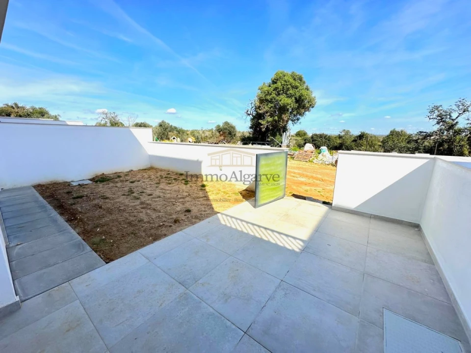 Moradia T3 para Venda em Armação de Pera Foto 8