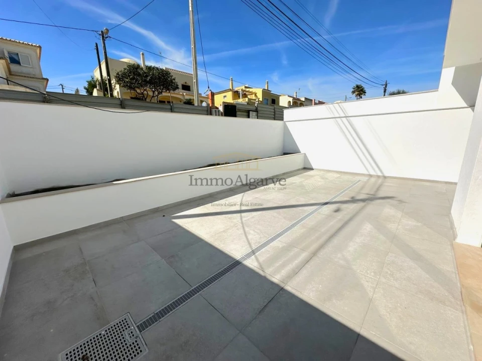 Moradia T3 para Venda em Armação de Pera Foto 14