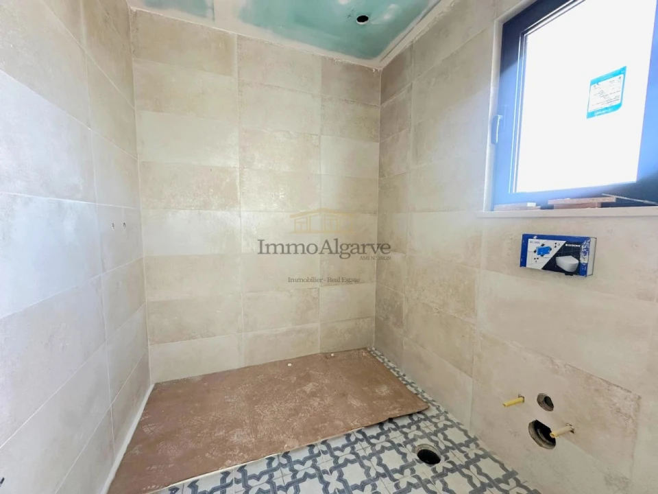 Moradia T3 para Venda em Armação de Pera Foto 23