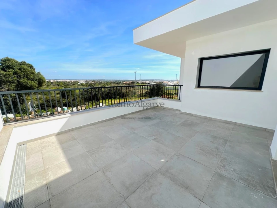 Moradia T3 para Venda em Armação de Pera Foto 28