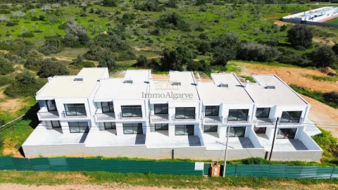 Moradia T3 para Venda em Armação de Pera
