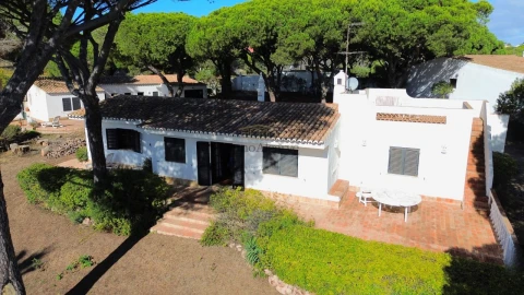 Moradia T5 para Venda em Albufeira e Olhos de Água