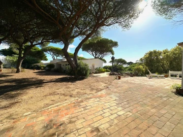 Moradia T5 para Venda em Albufeira e Olhos de Água