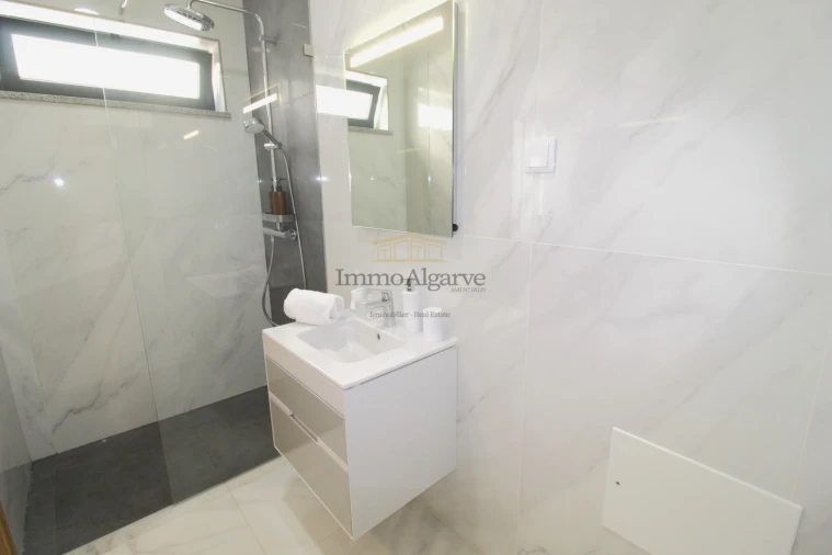 Apartamento T2 para Venda em Albufeira e Olhos de Água Foto 10