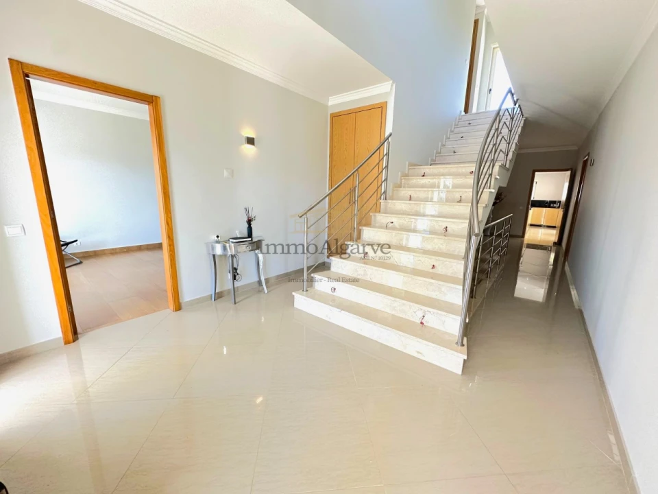 Moradia T4 para Venda em Albufeira e Olhos de Água Foto 11