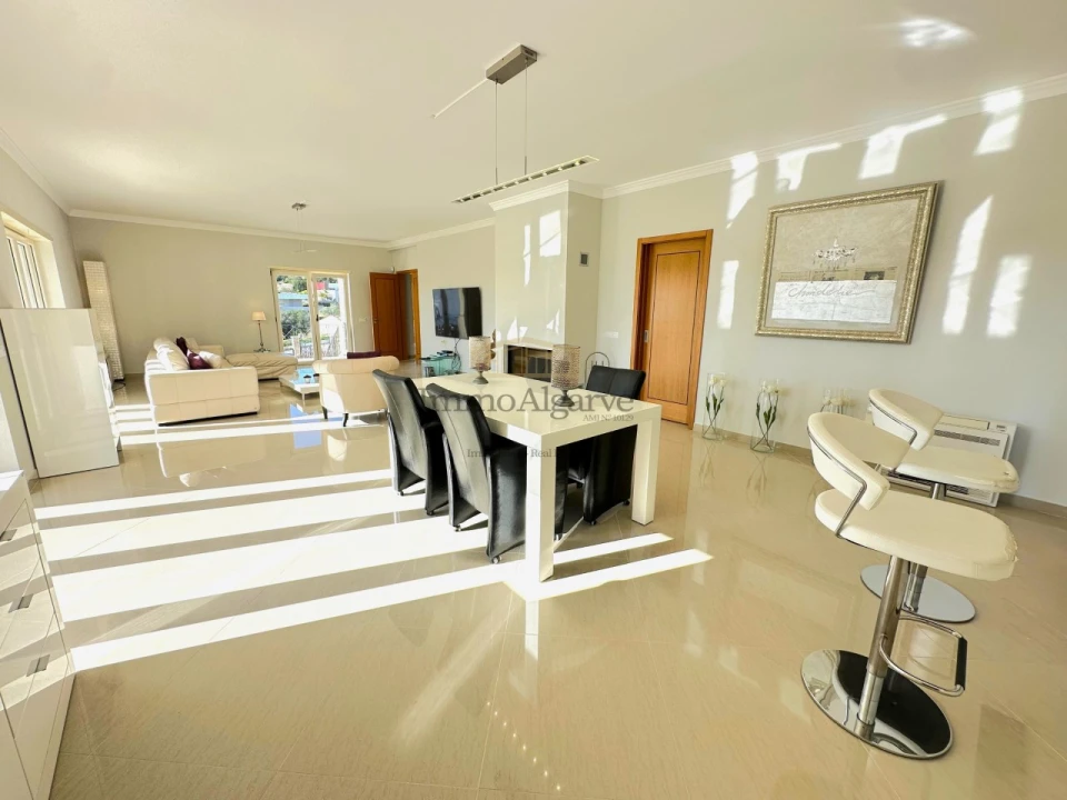 Moradia T4 para Venda em Albufeira e Olhos de Água Foto 16