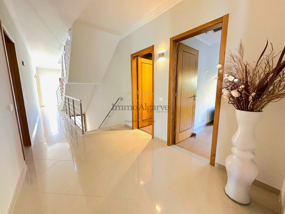 Moradia T4 para Venda em Albufeira e Olhos de Água Foto 25