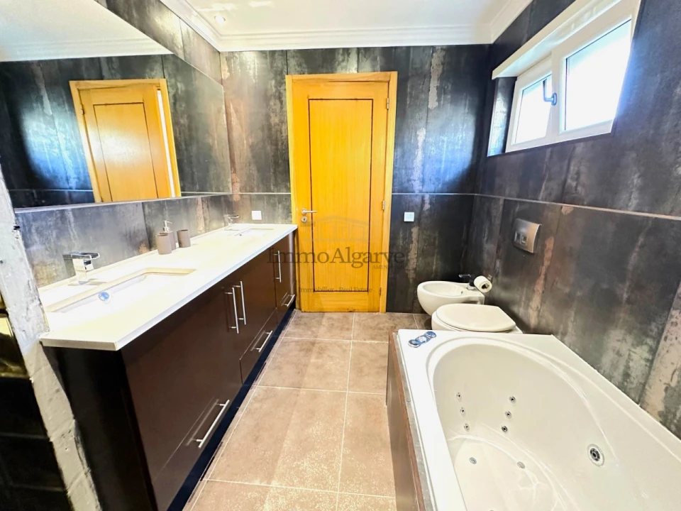 Moradia T4 para Venda em Albufeira e Olhos de Água Foto 36