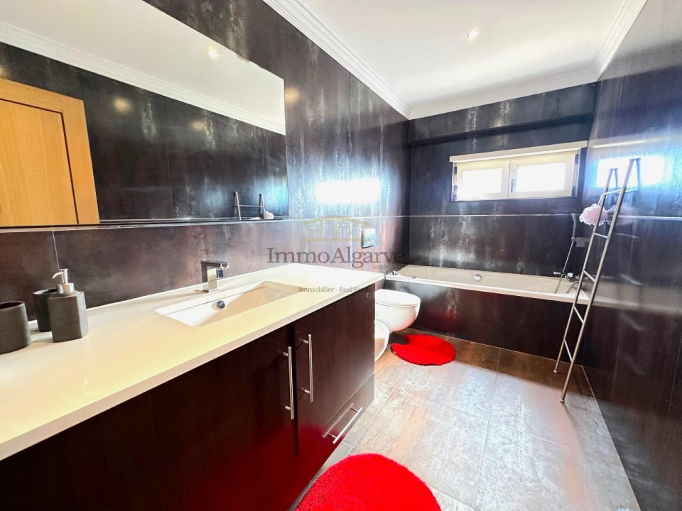 Moradia T4 para Venda em Albufeira e Olhos de Água Foto 43