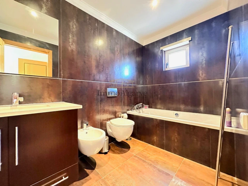 Moradia T4 para Venda em Albufeira e Olhos de Água Foto 50