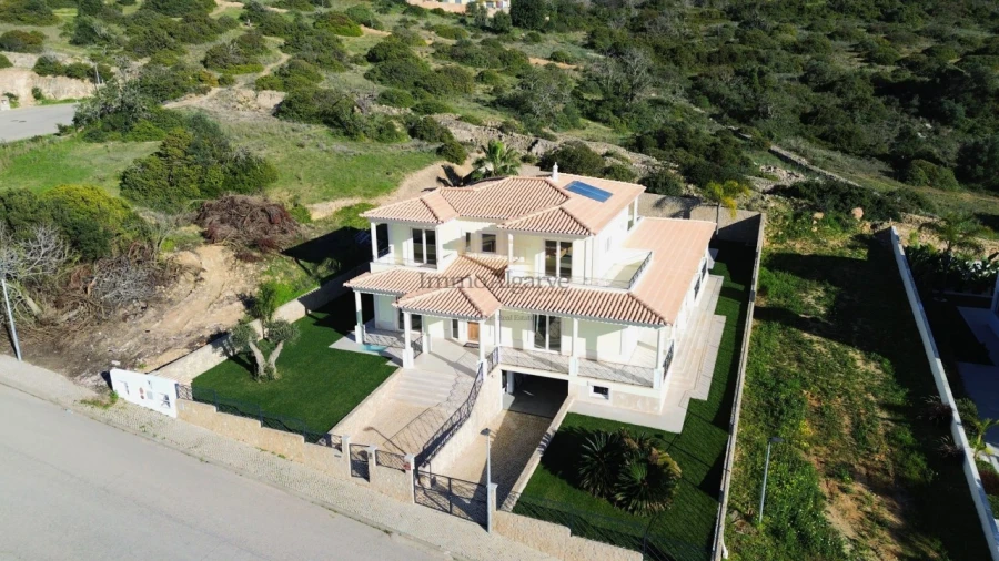 Moradia T4 para Venda em Albufeira e Olhos de Água Foto 5