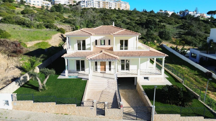 Moradia T4 para Venda em Albufeira e Olhos de Água Foto 6