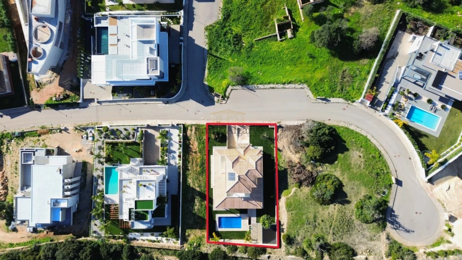 Moradia T4 para Venda em Albufeira e Olhos de Água Foto 8