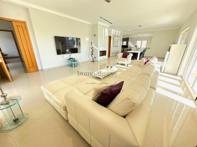 Moradia T4 para Venda em Albufeira e Olhos de Água Foto 13