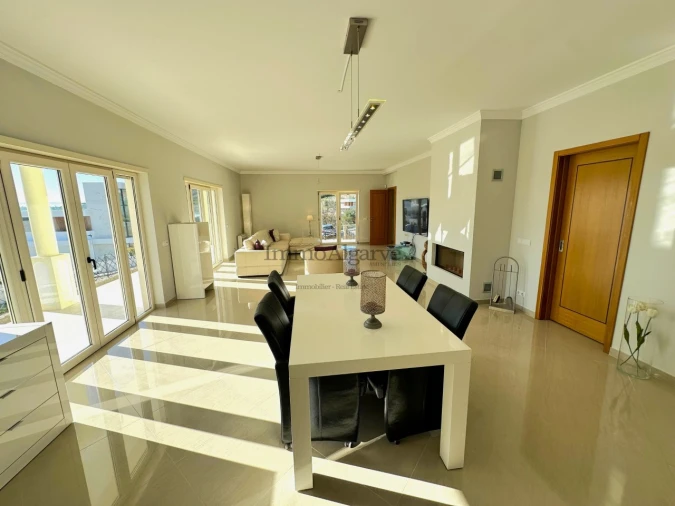 Moradia T4 para Venda em Albufeira e Olhos de Água Foto 17