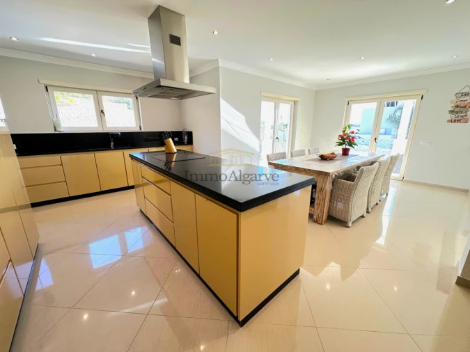 Moradia T4 para Venda em Albufeira e Olhos de Água Foto 22