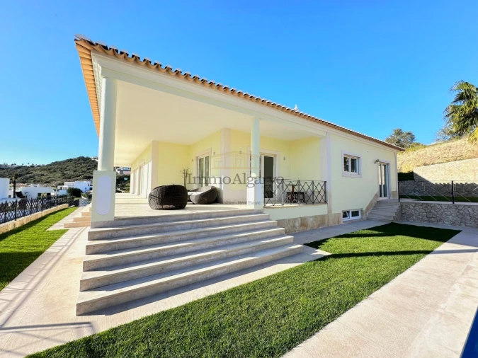 Moradia T4 para Venda em Albufeira e Olhos de Água Foto 27