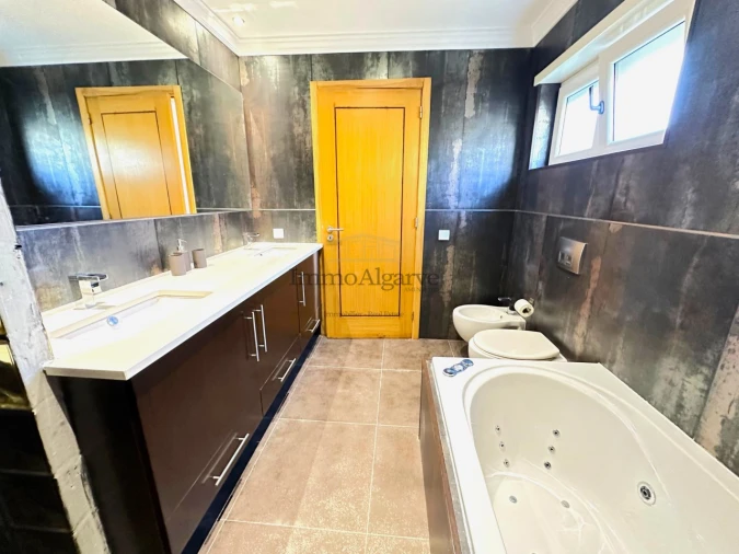 Moradia T4 para Venda em Albufeira e Olhos de Água Foto 36