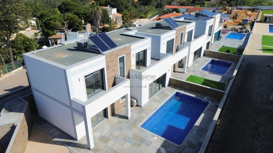 Moradia T3 para Venda em Albufeira e Olhos de Água Foto 2