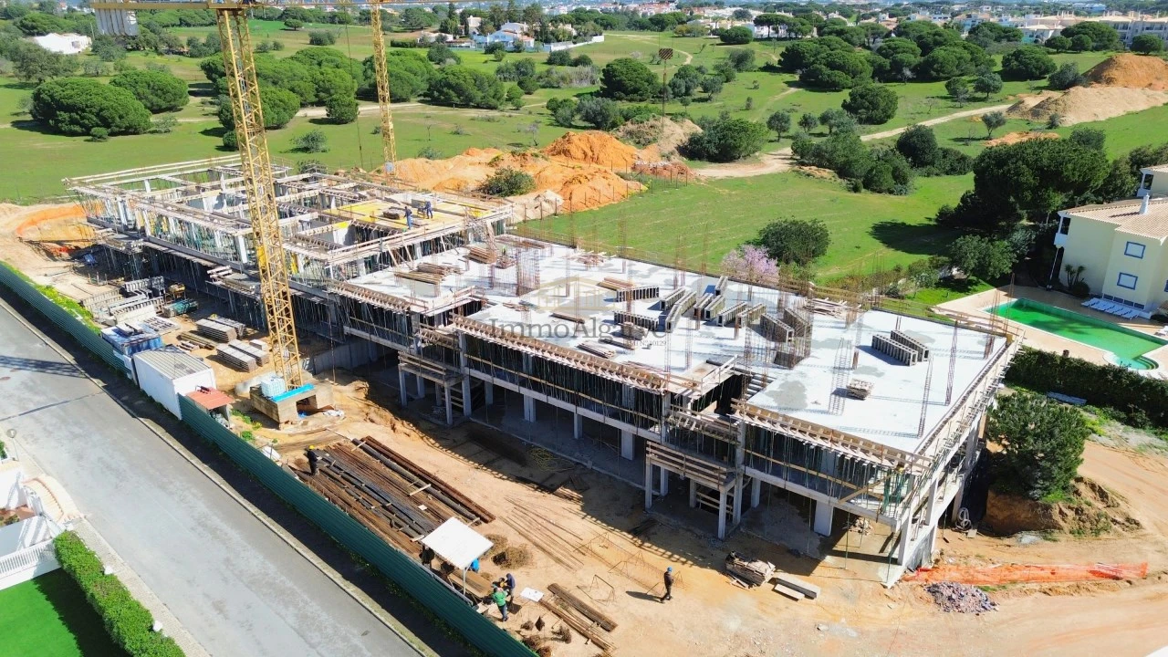 Apartamento T2 para Venda em Albufeira e Olhos de Água Foto 3