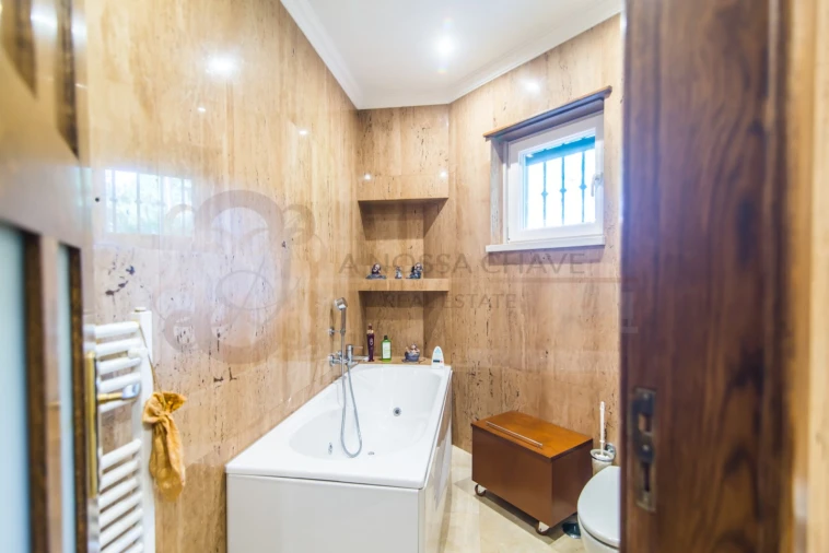 Moradia T5 para Venda em Charneca de Caparica e Sobreda Foto 11