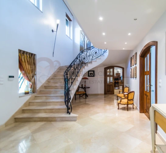 Moradia T5 para Venda em Charneca de Caparica e Sobreda Foto 18