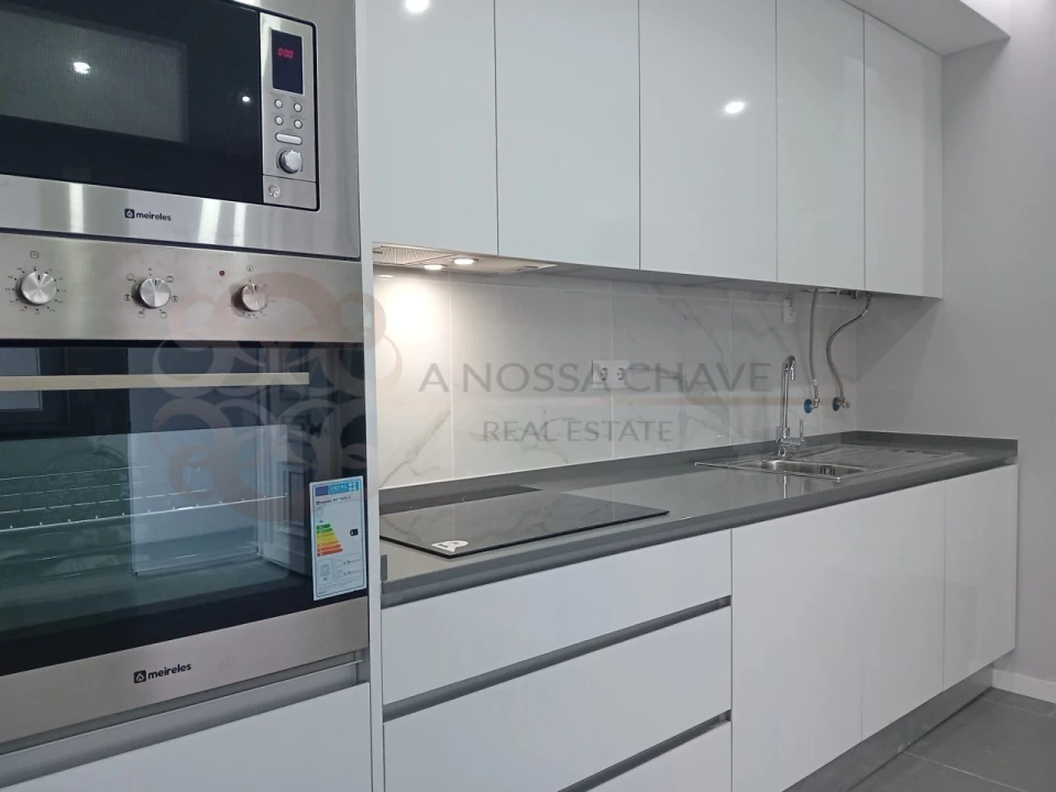 Apartamento T2 para Venda em Charneca de Caparica e Sobreda Foto 3