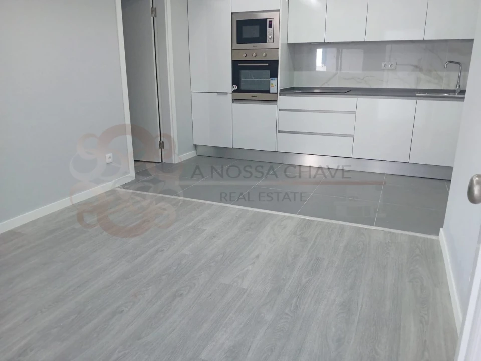 Apartamento T2 para Venda em Charneca de Caparica e Sobreda Foto 4
