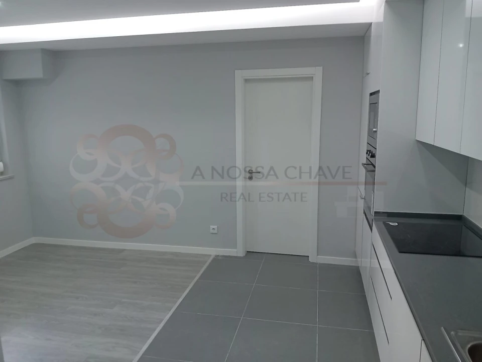 Apartamento T2 para Venda em Charneca de Caparica e Sobreda Foto 8