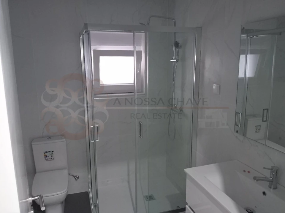 Apartamento T2 para Venda em Charneca de Caparica e Sobreda Foto 9