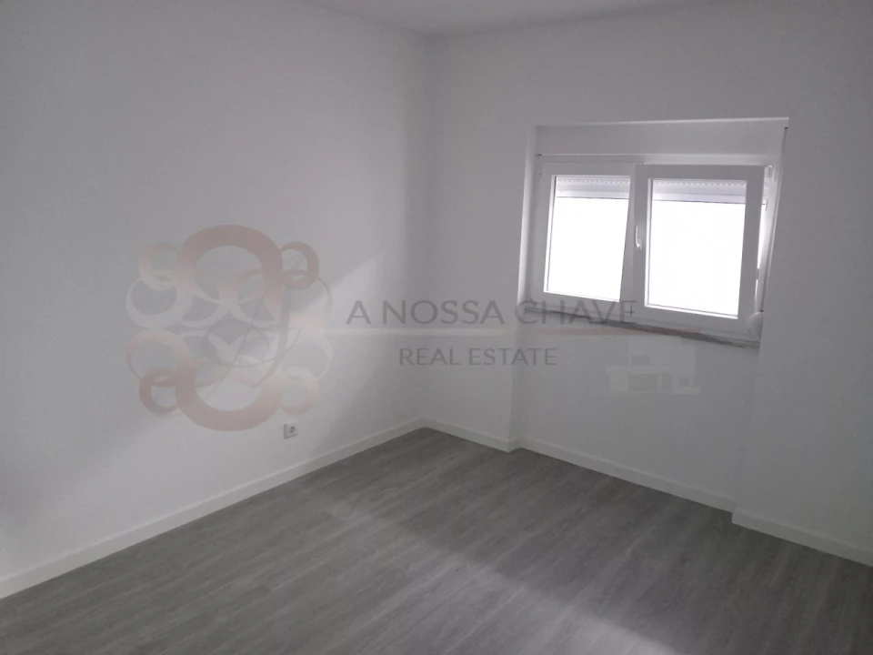 Apartamento T2 para Venda em Charneca de Caparica e Sobreda Foto 10