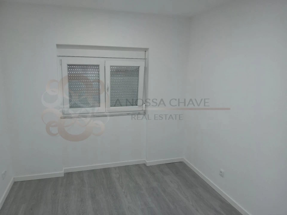 Apartamento T2 para Venda em Charneca de Caparica e Sobreda Foto 12