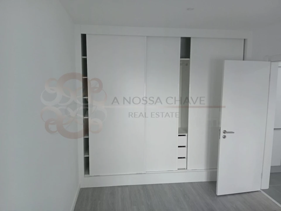Apartamento T2 para Venda em Charneca de Caparica e Sobreda Foto 15