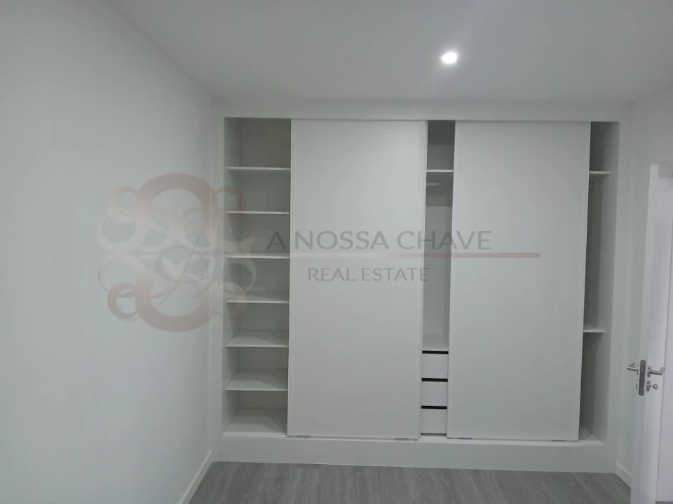 Apartamento T2 para Venda em Charneca de Caparica e Sobreda Foto 16