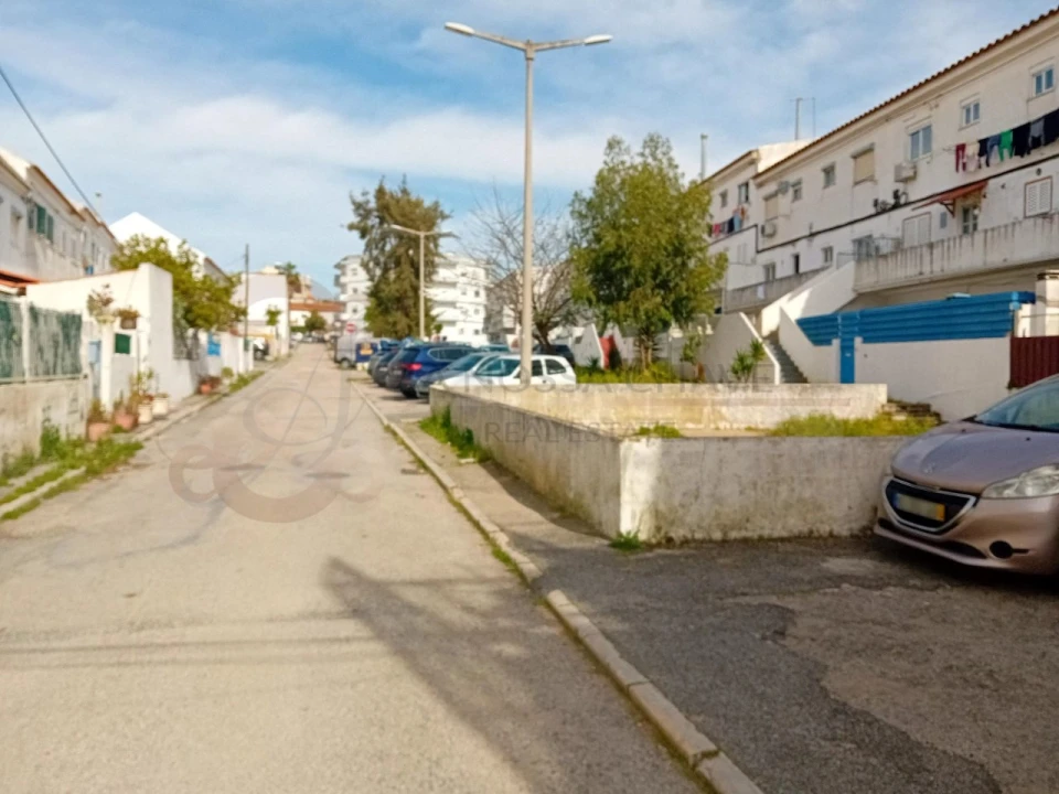 Apartamento T2 para Venda em Charneca de Caparica e Sobreda Foto 24
