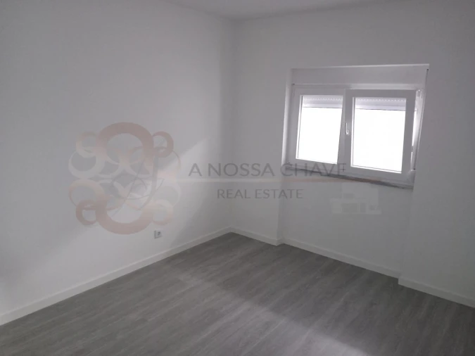 Apartamento T2 para Venda em Charneca de Caparica e Sobreda Foto 10