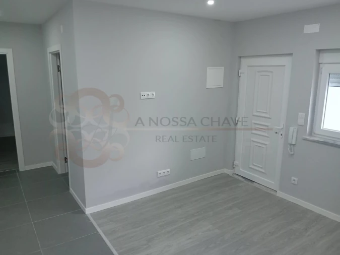 Apartamento T2 para Venda em Charneca de Caparica e Sobreda Foto 14