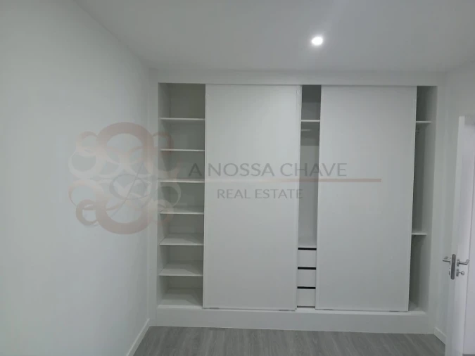 Apartamento T2 para Venda em Charneca de Caparica e Sobreda Foto 16