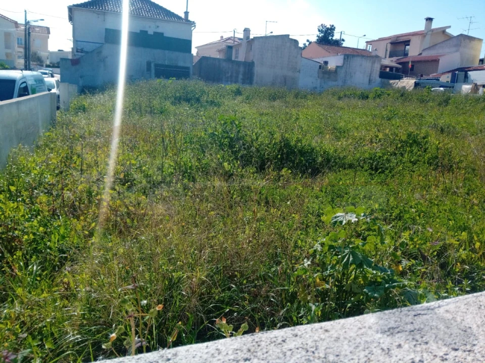 Terreno para Venda em Charneca de Caparica e Sobreda Foto 1