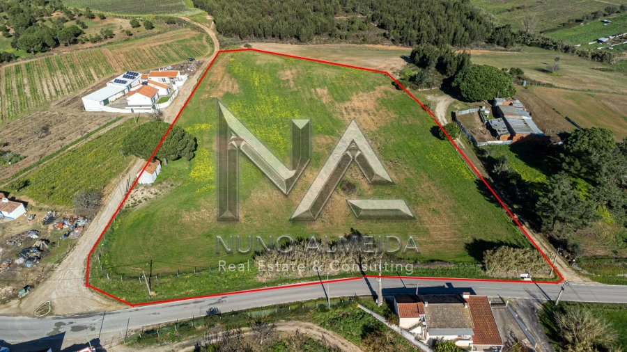 Terreno para Venda em Aveiras de Cima Foto 1