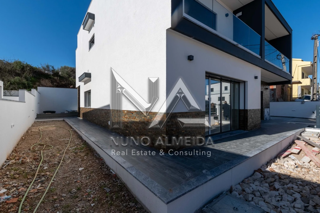 Moradia T4 para Venda em Ramada e Caneças Foto 7