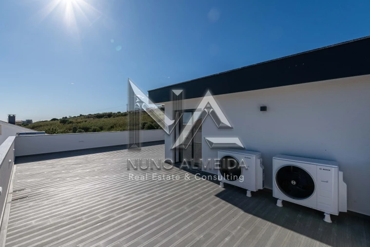 Moradia T4 para Venda em Ramada e Caneças Foto 14