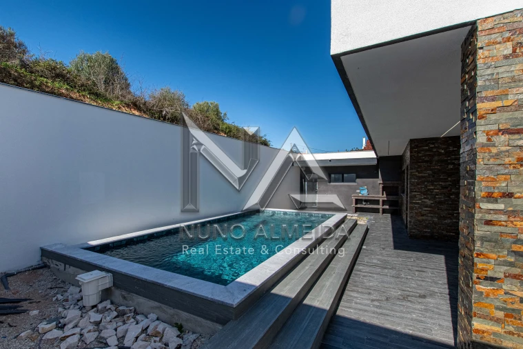 Moradia T4 para Venda em Ramada e Caneças Foto 3