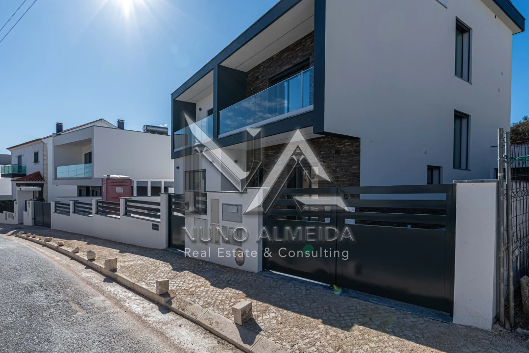 Moradia T4 para Venda em Ramada e Caneças Foto 13