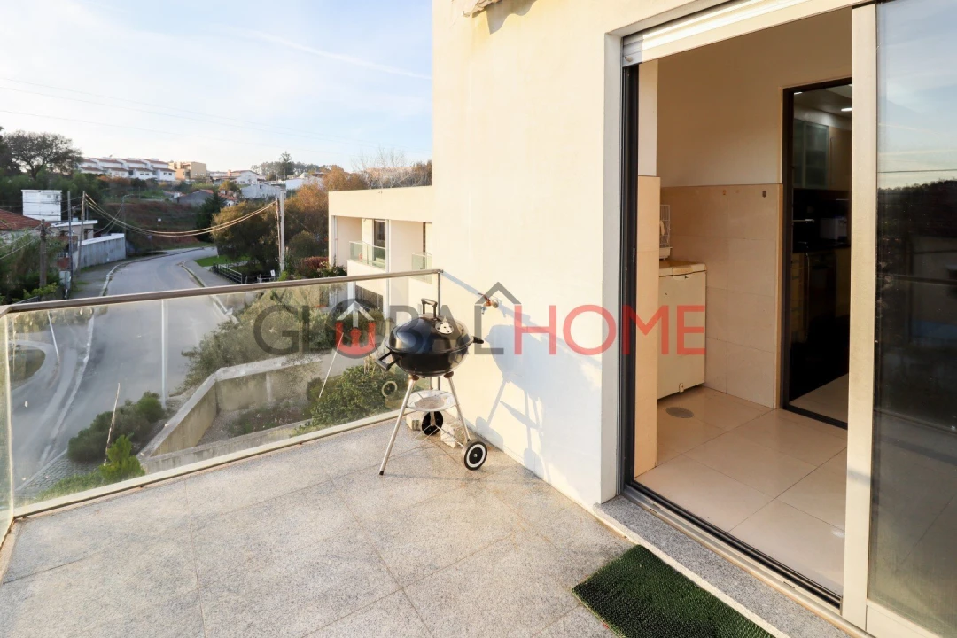 Moradia T3 para Venda em São Felix da Marinha Foto 12