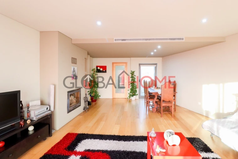 Moradia T3 para Venda em São Felix da Marinha Foto 7